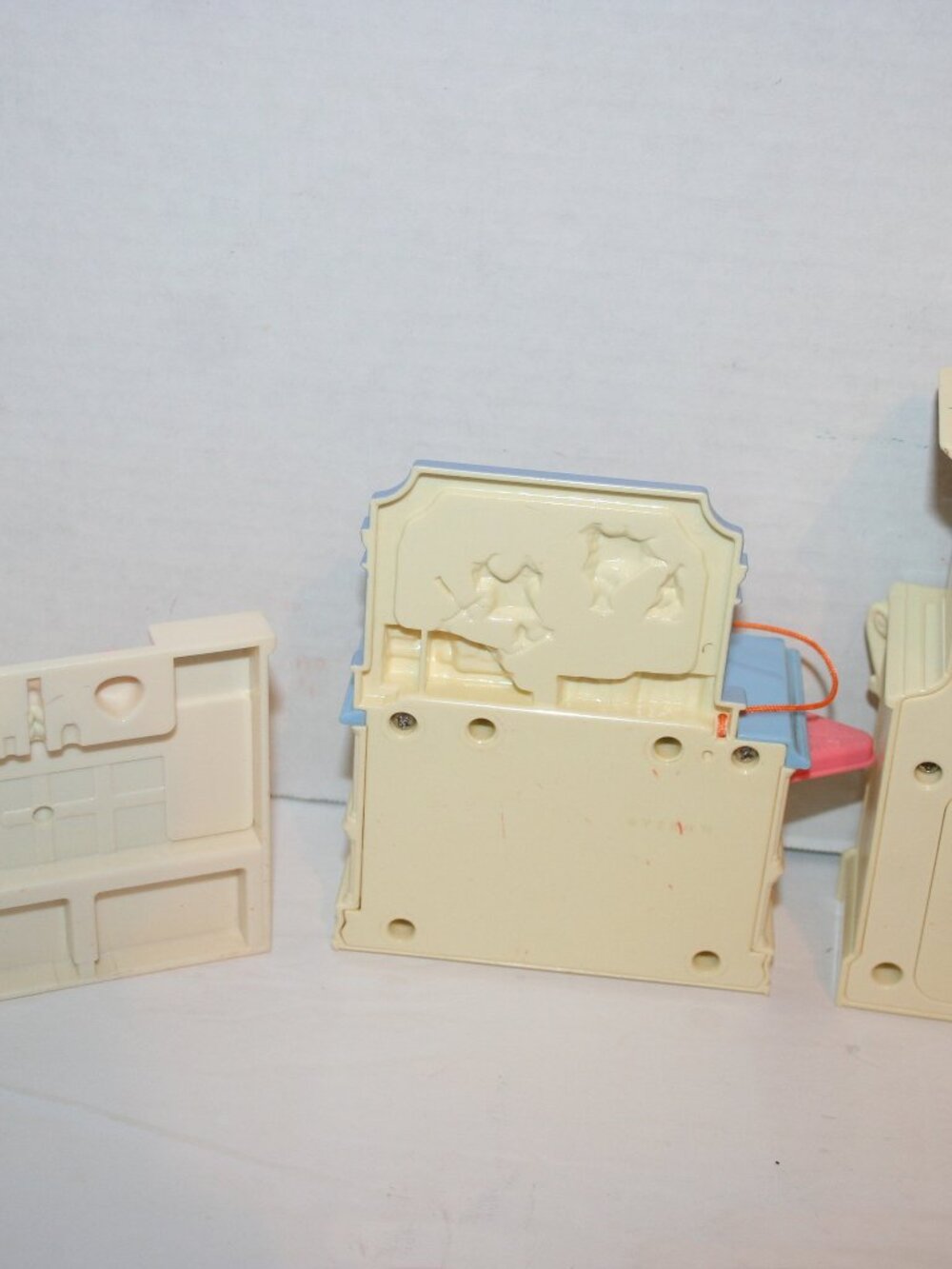 Fisher Price (5) Loving Family DollHouse Appliance & Furniture Set Lot - Picture 2 of 9